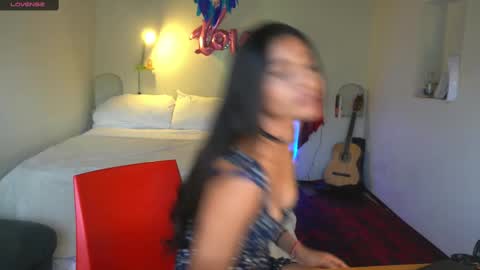 danalle .. online show from 02/25/25, 09:35