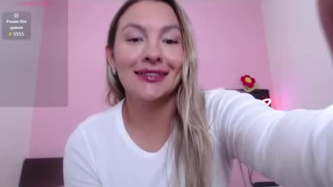 Snapshot of danika_bellaa chatting on 07/13/26, 01:41 K A R O L online show from 07/13/26, 01:41