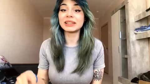 Snapshot of danikalazarini chatting on 02/18/26, 08:21 Melissa online show from 02/18/26, 08:21