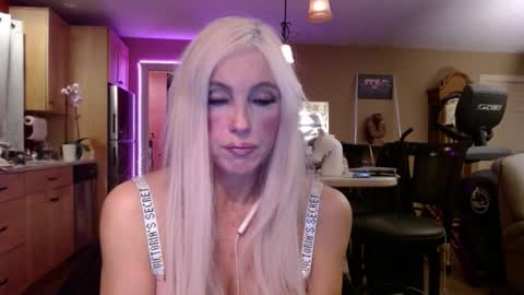 DanikaWhite69 online show from 01/21/25, 06:00