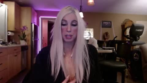 DanikaWhite69 online show from 02/23/25, 10:17