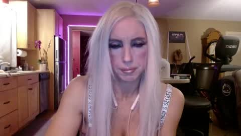 DanikaWhite69 online show from 03/19/26, 01:48