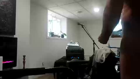 danimal5000 online show from 10/10/25, 07:02