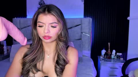 Snapshot of daniphoenixx chatting on 02/08/25, 08:42 Dani Phonenix online show from 02/08/25, 08:42