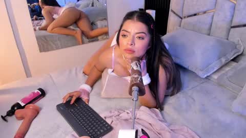 Snapshot of daniphoenixx chatting on 02/23/25, 04:13 Dani Phonenix online show from 02/23/25, 04:13