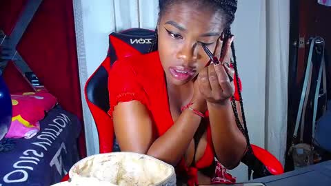 danisabrownn online show from 12/22/25, 12:46