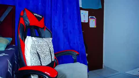Snapshot of danisabrownn chatting on 03/17/26, 02:53 danisabrownn online show from 03/17/26, 02:53