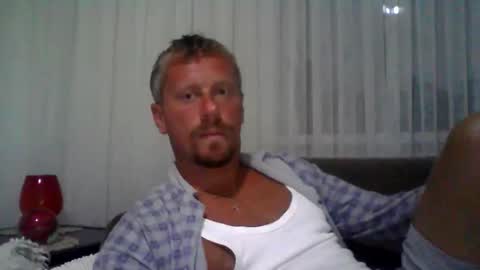 Snapshot of danisami12345 chatting on 09/21/25, 08:10 daniel online show from 09/21/25, 08:10