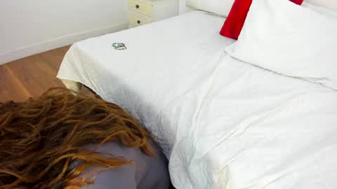 Snapshot of danisha99 chatting on 02/06/25, 03:09 INSTAGRAM Minni Moom online show from 02/06/25, 03:09