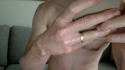 Buzzy online show from 07/03/26, 06:42