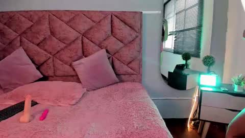 danix_coruscans online show from 02/08/25, 07:16