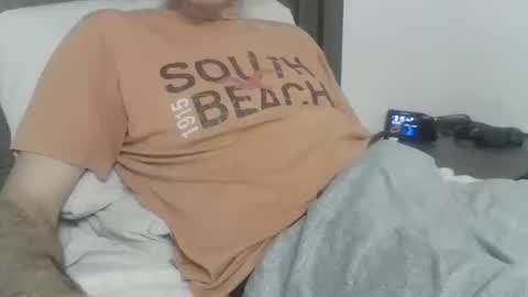 danl20012001 online show from 10/14/25, 12:22