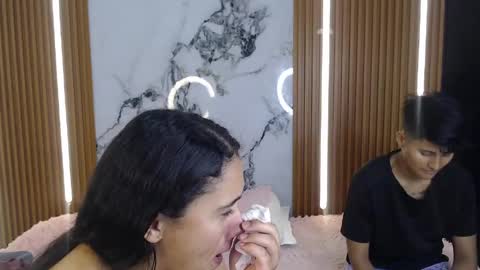 Danniela y Victoria online show from 04/25/26, 07:44