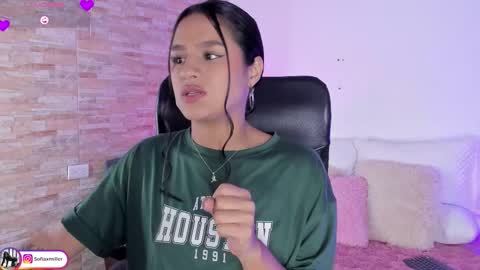 Snapshot of danna_gomez19 chatting on 02/19/26, 12:17 Sofia online show from 02/19/26, 12:17