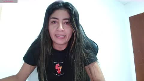 Snapshot of danna_peterson chatting on 06/28/26, 08:37 Danna online show from 06/28/26, 08:37