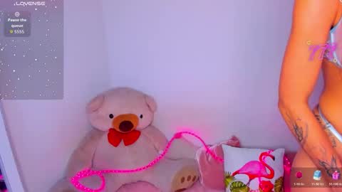 Snapshot of danna_rhodesx chatting on 04/25/26, 07:11 Danna Rhodes online show from 04/25/26, 07:11