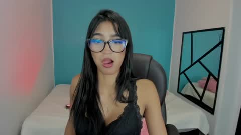Danna online show from 06/11/26, 03:32