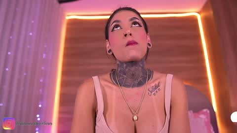 Danna Berlin  online show from 03/25/26, 07:31