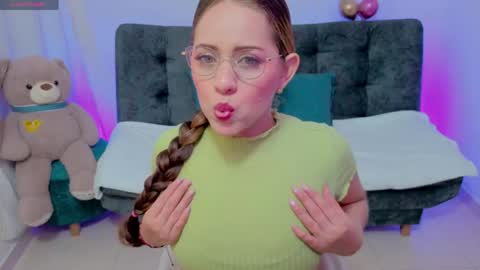 Danna online show from 04/16/26, 10:49