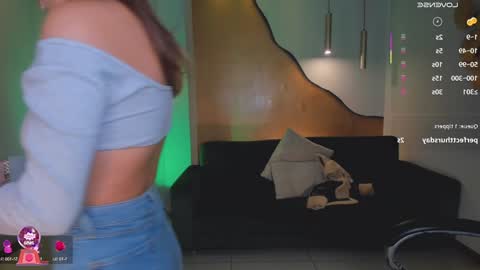 Danna Cruz  online show from 02/08/25, 04:36