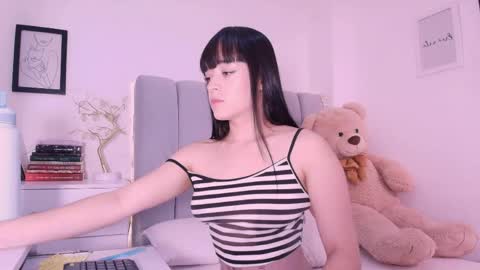 Snapshot of dannahyde chatting on 05/19/26, 04:57 Insta DannaBlueX online show from 05/19/26, 04:57