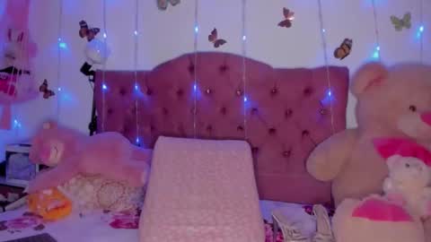 Danna Sofia jeins online show from 04/09/26, 02:11