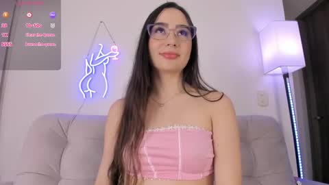 Snapshot of dannate1 chatting on 12/20/24, 12:19 danna  online show from 12/20/24, 12:19