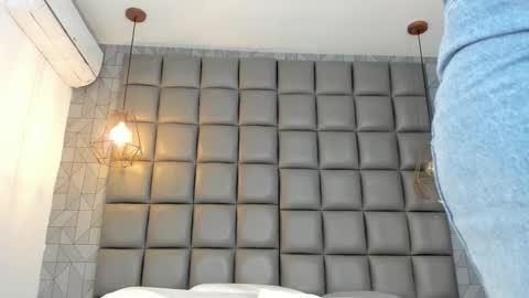 Danna online show from 12/18/25, 12:11