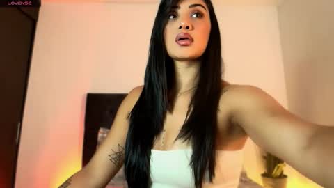 Danna Wells online show from 11/04/25, 01:59