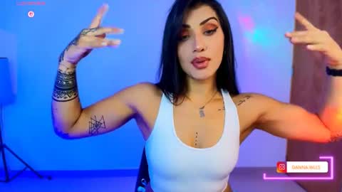 Danna Wells online show from 06/17/26, 01:08