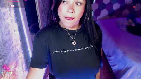 Snapshot of danniela_james chatting on 06/23/26, 07:28 danna online show from 06/23/26, 07:28