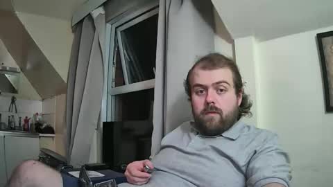 Snapshot of dannyb0y95 chatting on 10/13/25, 07:36 Danny online show from 10/13/25, 07:36