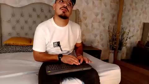 Snapshot of dante_goldt chatting on 06/19/26, 10:24 Dante online show from 06/19/26, 10:24