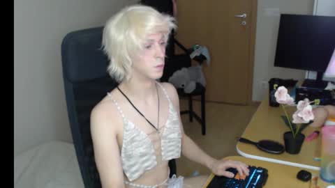 Snapshot of dante_twink__ chatting on 02/14/26, 06:37 Dante online show from 02/14/26, 06:37