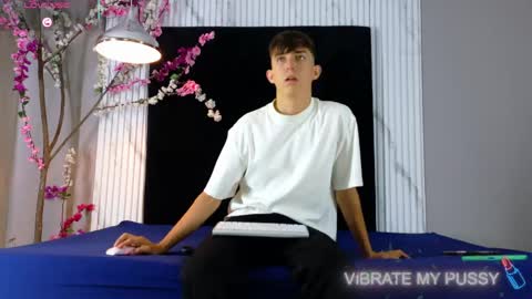 DANTEVIOLETE online show from 05/03/26, 11:38