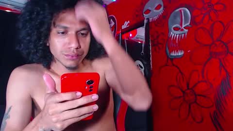 Snapshot of dantehellsingx chatting on 10/19/25, 06:47 dantehellsingx online show from 10/19/25, 06:47