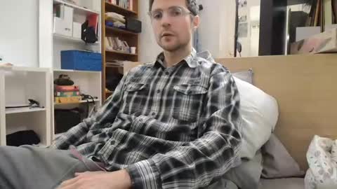 Snapshot of dantheman233 chatting on 12/01/24, 11:36 Daniel online show from 12/01/24, 11:36