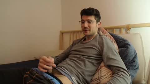 Snapshot of dantheman233 chatting on 12/27/24, 09:22 Daniel online show from 12/27/24, 09:22