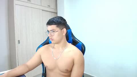 Snapshot of dantraxx chatting on 01/12/25, 01:58 Dantraxx online show from 01/12/25, 01:58