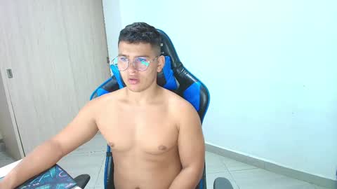 Snapshot of dantraxx chatting on 02/07/25, 12:17 Dantraxx online show from 02/07/25, 12:17