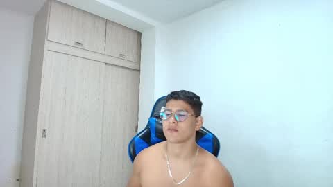 Snapshot of dantraxx chatting on 02/20/25, 07:08 Dantraxx online show from 02/20/25, 07:08