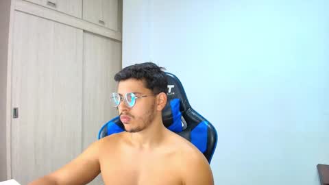 Snapshot of dantraxx chatting on 09/23/25, 01:19 Dantraxx online show from 09/23/25, 01:19