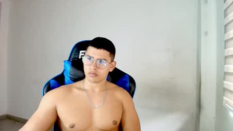 Snapshot of dantraxx chatting on 02/15/26, 07:10 Dantraxx online show from 02/15/26, 07:10