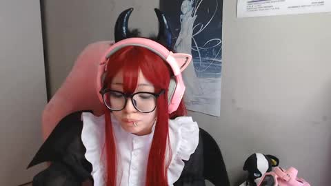 Snapshot of danyelleeyermann chatting on 05/07/26, 12:54 danyelleeyermann online show from 05/07/26, 12:54