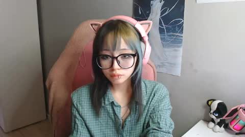 Snapshot of danyelleeyermann chatting on 05/18/26, 01:06 danyelleeyermann online show from 05/18/26, 01:06