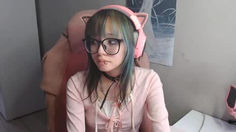 Snapshot of danyelleeyermann chatting on 05/20/26, 01:06 danyelleeyermann online show from 05/20/26, 01:06