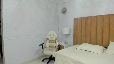 Daphne online show from 01/19/25, 05:28