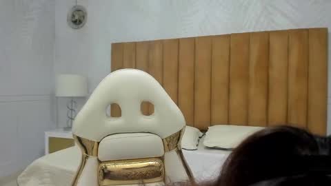 Daphne online show from 01/21/25, 02:22