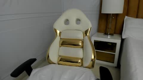 Daphne online show from 02/19/25, 05:27