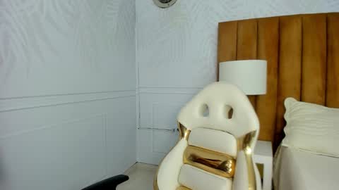 Daphne online show from 02/26/25, 08:48